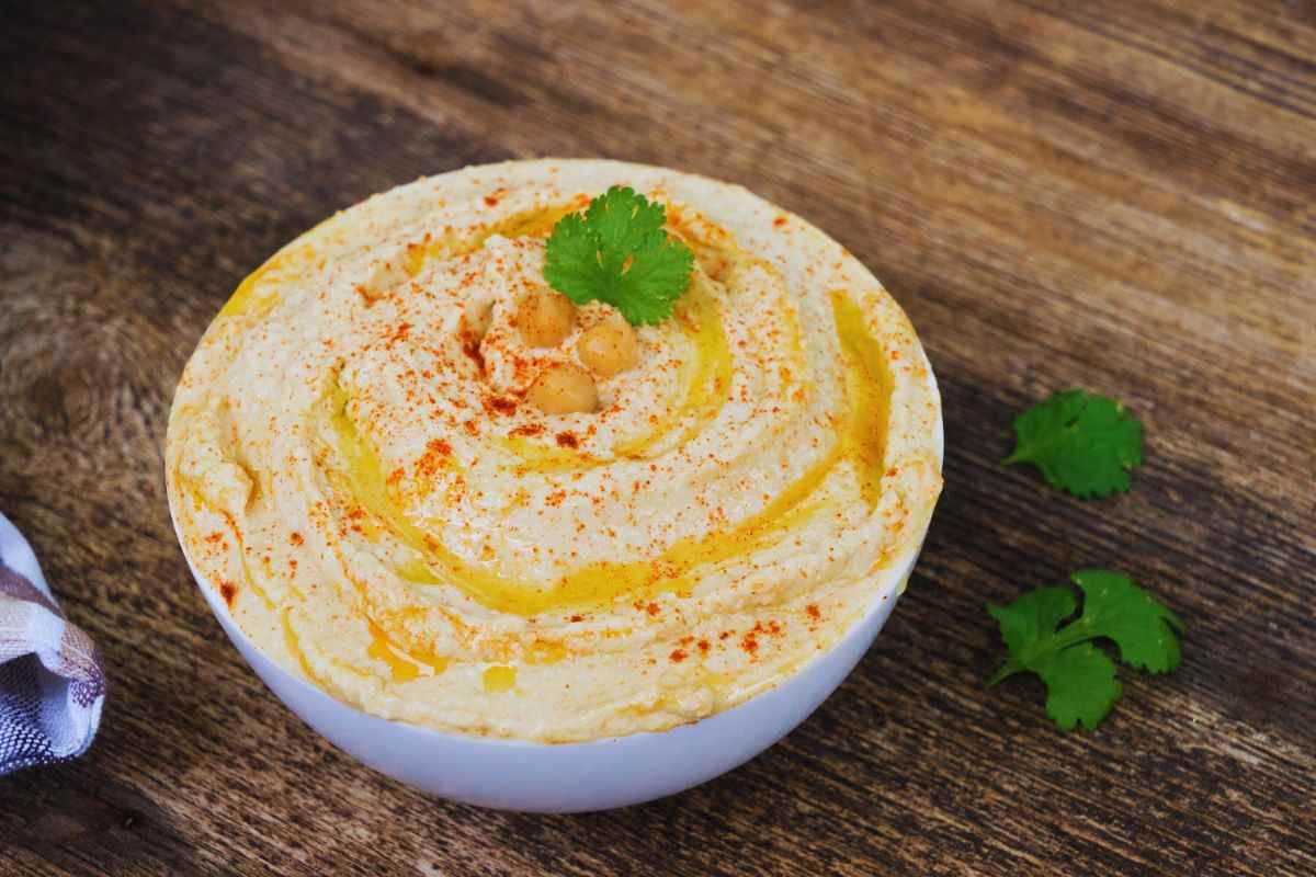 humus in una ciotolina
