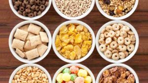 Diverse ciotole con varie tipologie di cereali