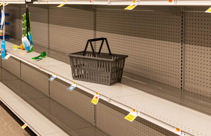 Uno scaffale di un punto vendita