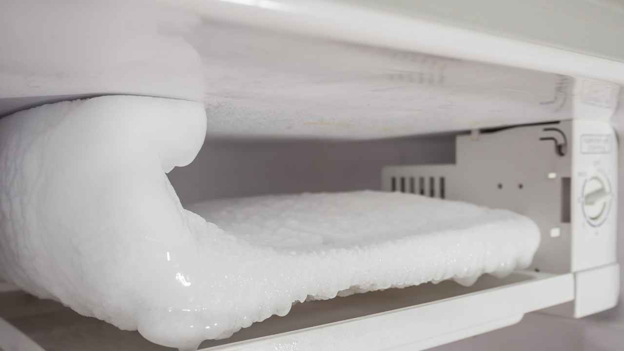 Ghiaccio nel frigorifero come toglierlo - Pizzeriapace