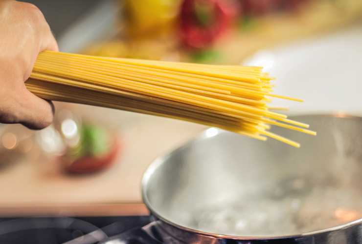 Spaghetti alla puttanesca - Pizzeriapace